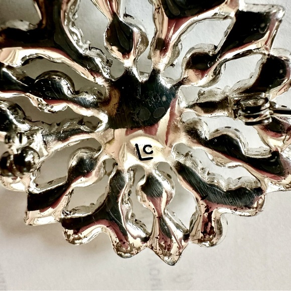 Rhinestone Cluster Silver Tone Liz Claiborne Brooch - Picture 4 of 6